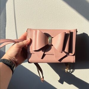 Elegant Pink Bow Accent Women's Bag